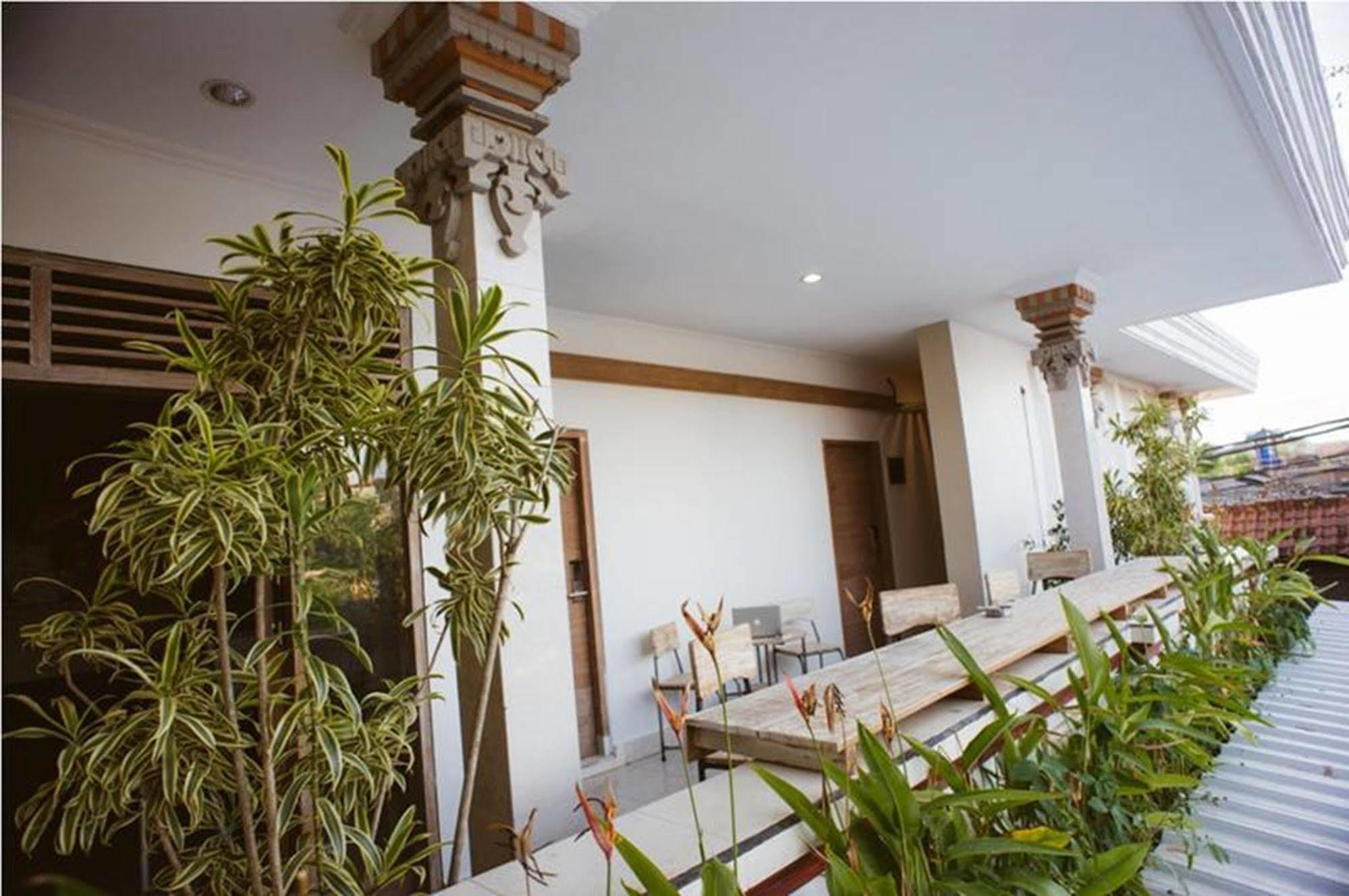 Bedplus Backpacker Kuta Hostel *