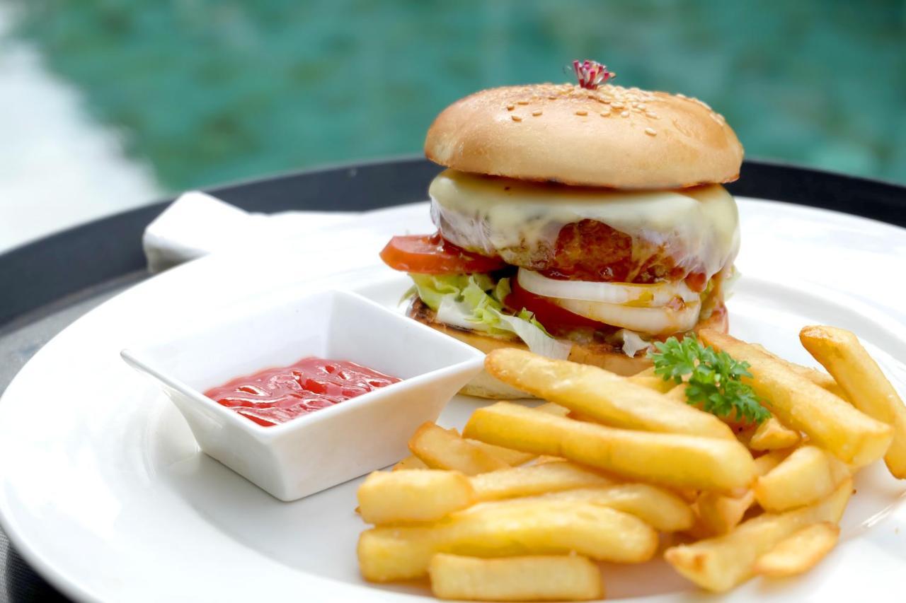 Resort Away Bali Camakila 4*