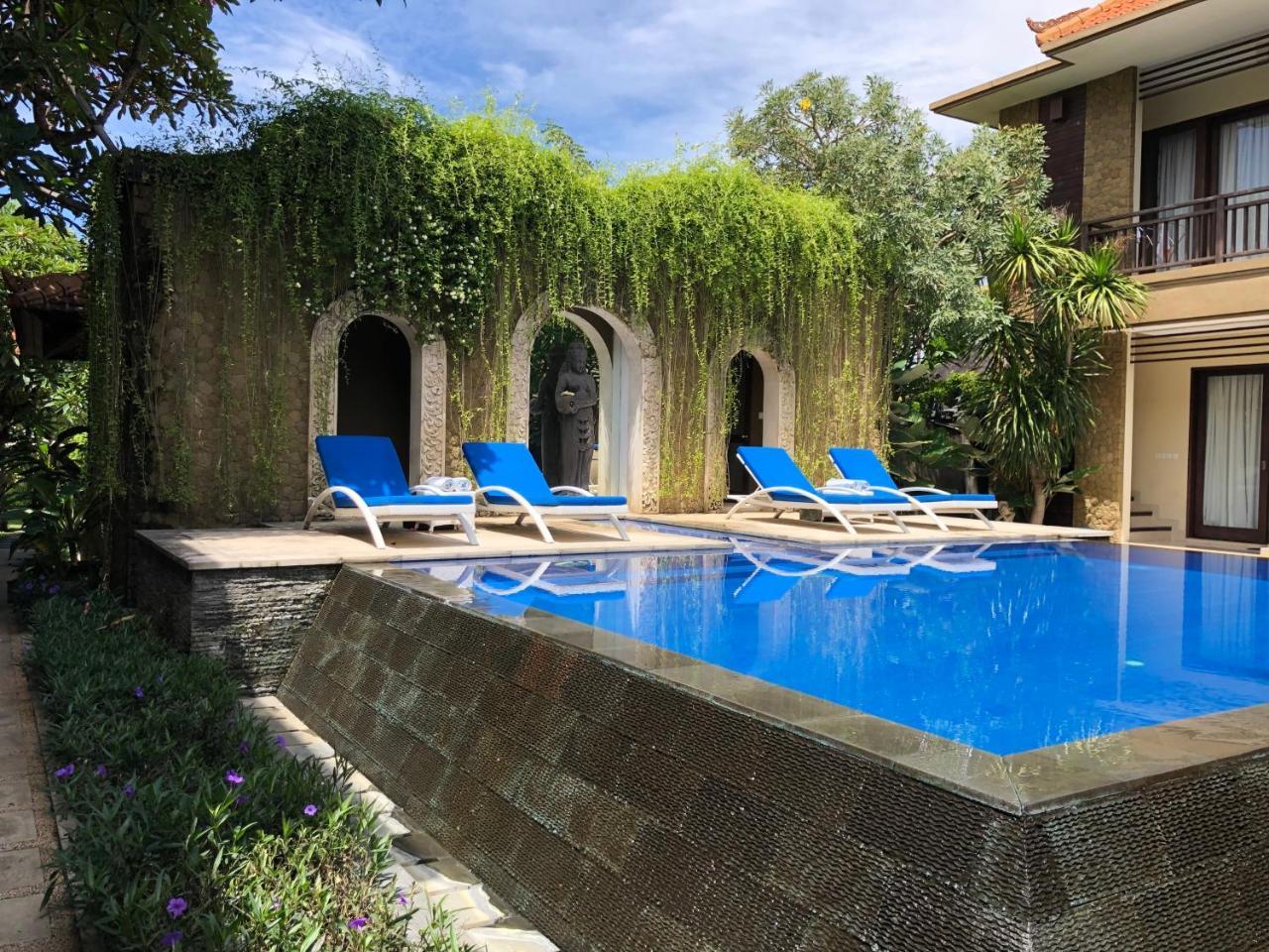 Hotel D'kubu