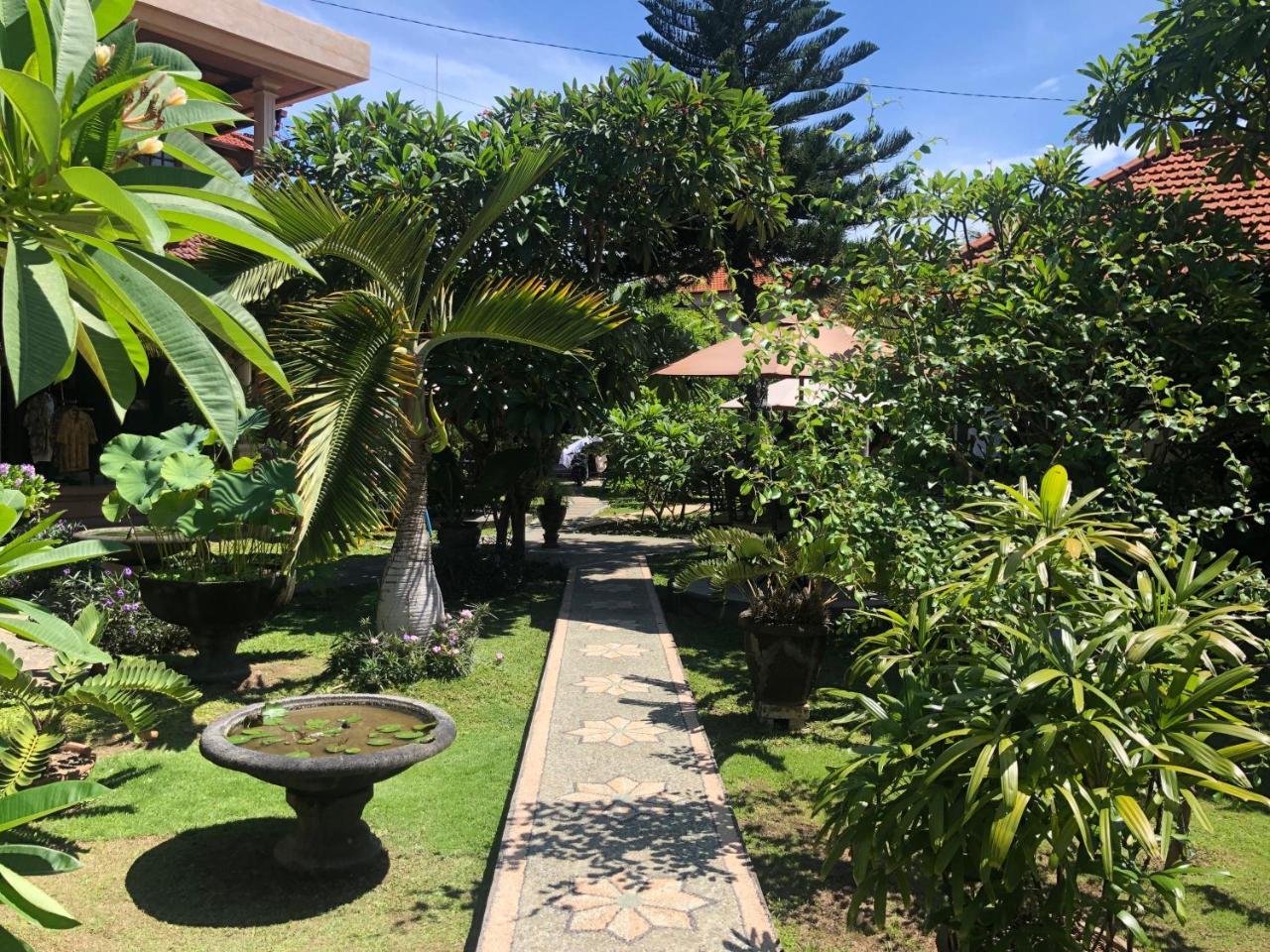Hotel D'kubu Legian (Bali)
