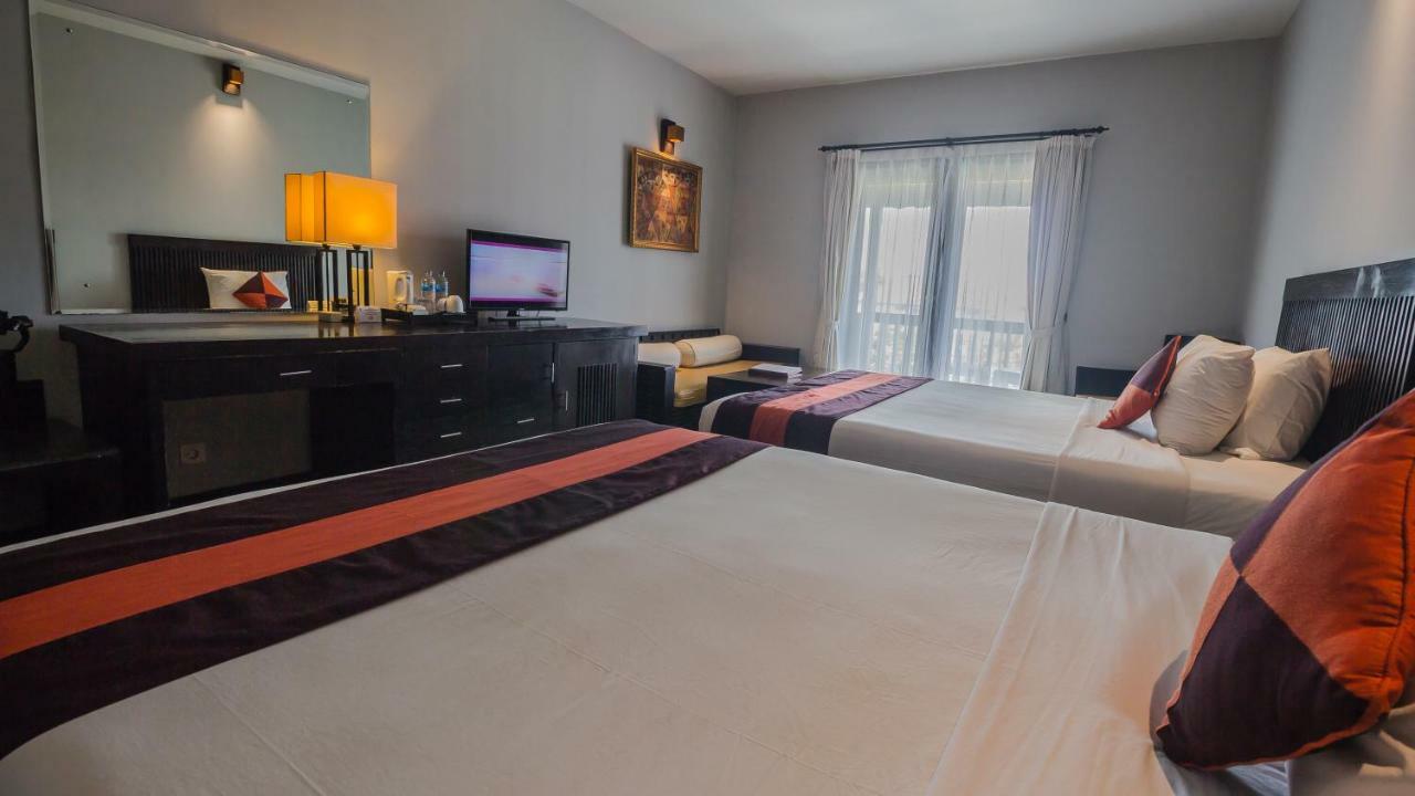 The Lokha & Hotel Legian (Bali)