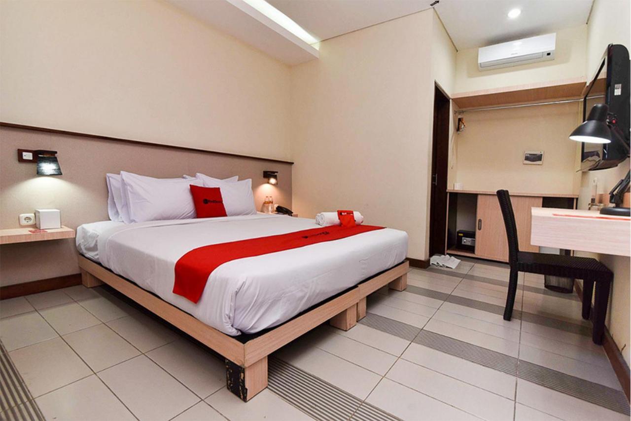 Guest house Reddoorz Near Street