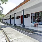 Oyo 90638 Pondok Idas