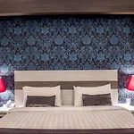 Transera Kamini Legian Hotel