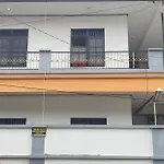 Oyo 90990 Surya Residence