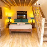 Shray Villa. Legian