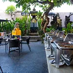 Puri Raja Hotel