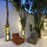 Villa El Nis - Legian - 4 Bedroom - 4 Bathroom - Luxury
