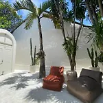 Villa El Nis - Legian - 4 Bedroom - 4 Bathroom - Luxury