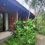 Adus Beach Inn