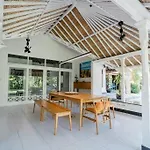 Stunning 4Br Oasis In Legian