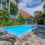 Oyo 4012 Ari Beach Inn