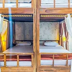 Shooting Star Hostel Kuta Redpartner - Mixed Dormitory