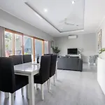 3 Bedroom Villa Mawar Walk To Beach Legian