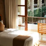 Fourteen Roses Beach Hotel