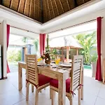 Villa Warna Warni