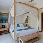 Villa Warna Warni