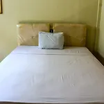 Lolo Beach Inn