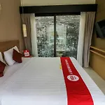 Nida Rooms Kuta Seminyak Beach