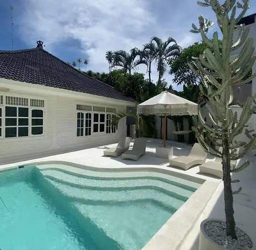 Villa El Nis - Legian - 4 Bedroom - 4 Bathroom - Luxury