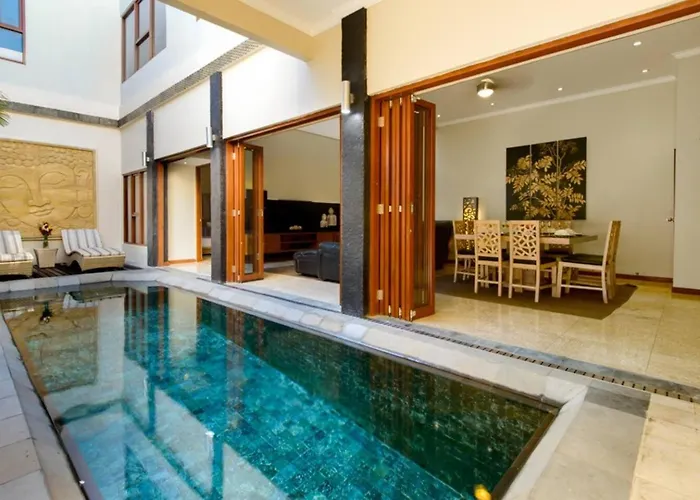 Super 4 Bed, Sleeps 8, Just 300M Walk From Beach
