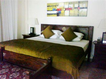 Court Yard Hotel 2*