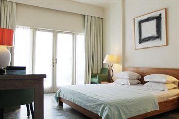 Court Yard Hotel