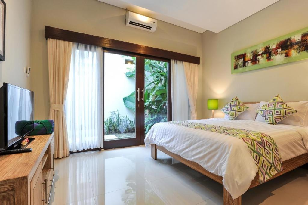 Intan Seminyak *