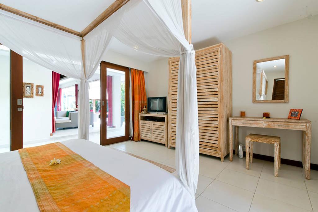 Warna Warni Legian (Bali)