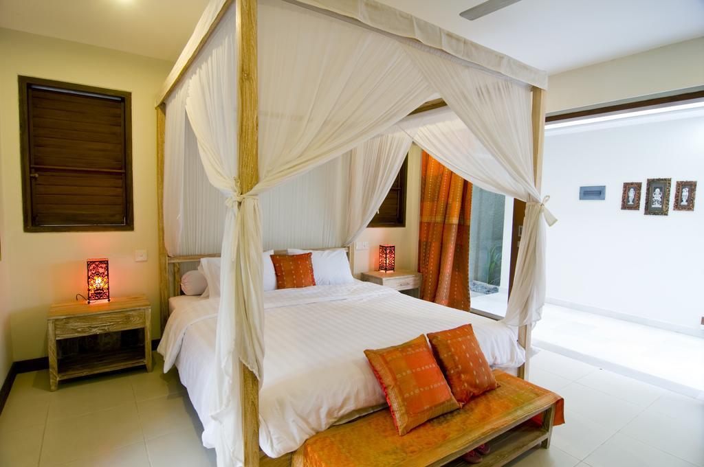 Villa Warna Warni