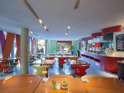 Hotel Ibis Bali Street Legian