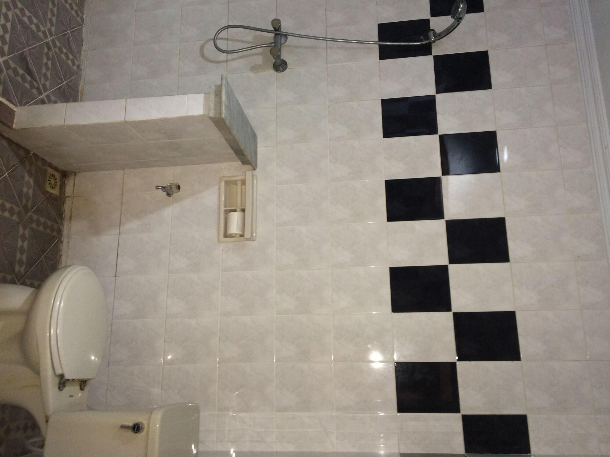 Sri Ratu Hotel 2*