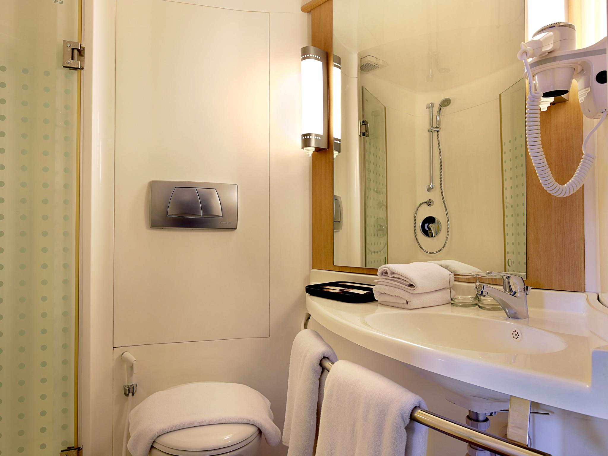 Hotel Ibis Bali Street Legian