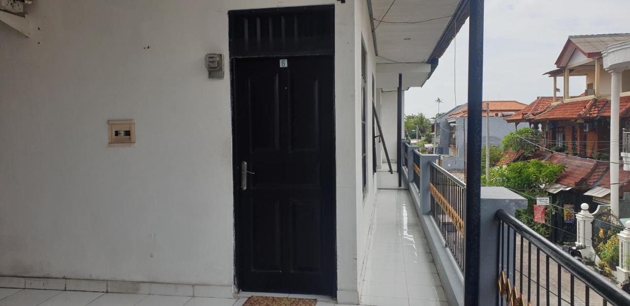 Hotel Oyo 90990 Surya Legian (Bali)