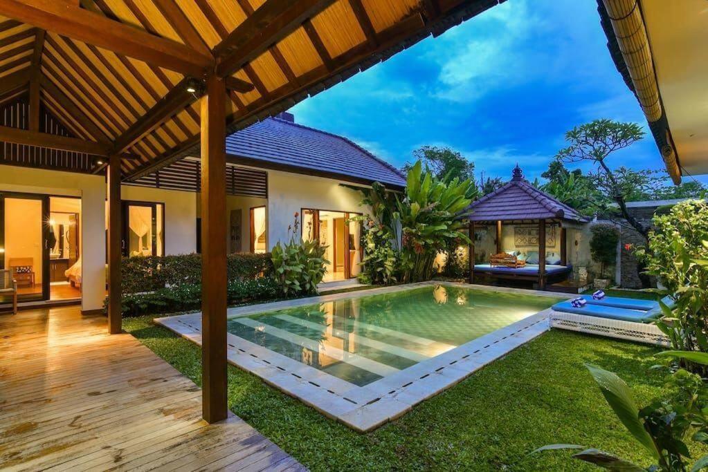 Intan Villa Legian (Bali)
