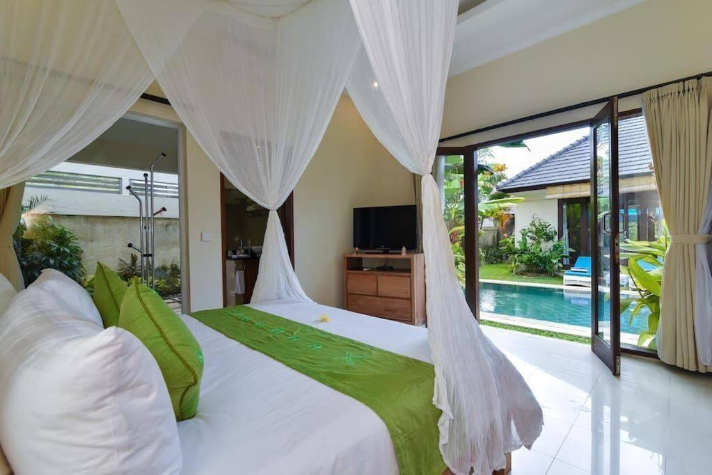 Intan * Legian (Bali)