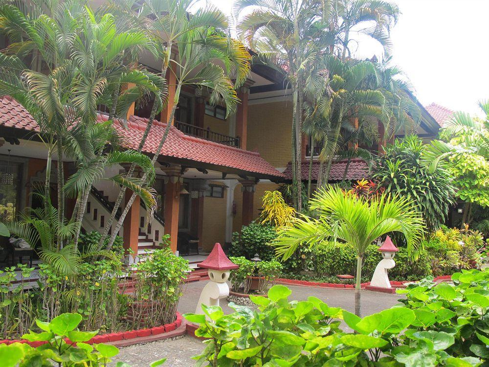 Hotel Puri Naga Beachfront 3*