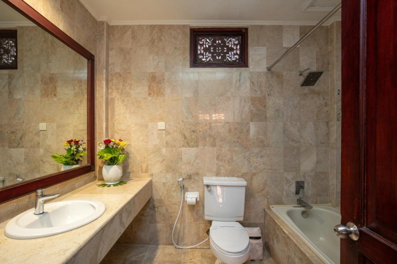 Royal Tunjung Hotel&villa - Chse Certified Taman liburan