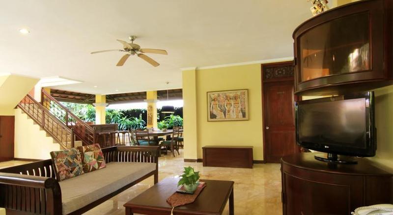 Royal Tunjung Hotel&villa - Chse Certified Taman liburan
