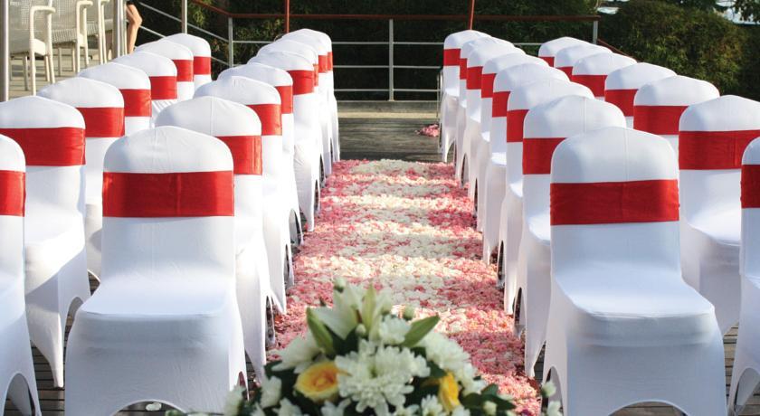 Away Bali Camakila 4*