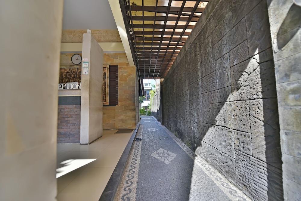 Sandat Hotel