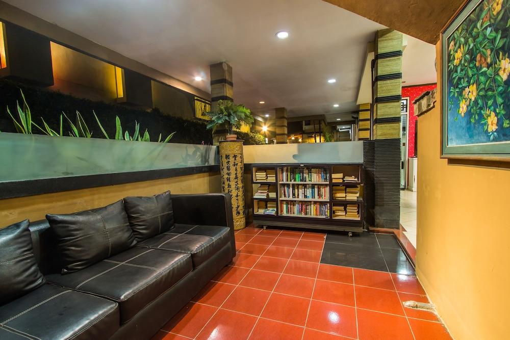 Sri Ratu Hotel