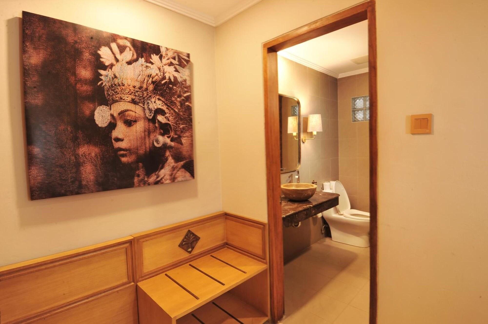 Puri Raja 4*