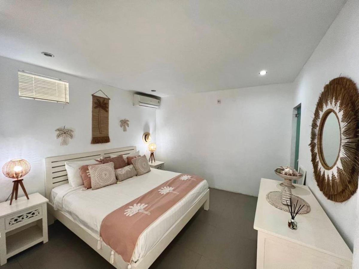 Villa Tiga Pantai Legian (Bali)
