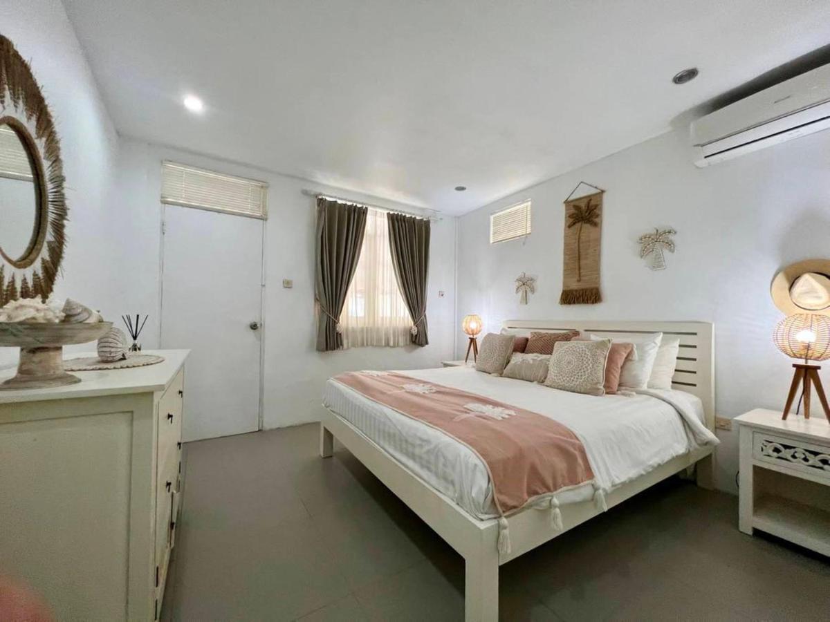 Tiga Pantai Villa *