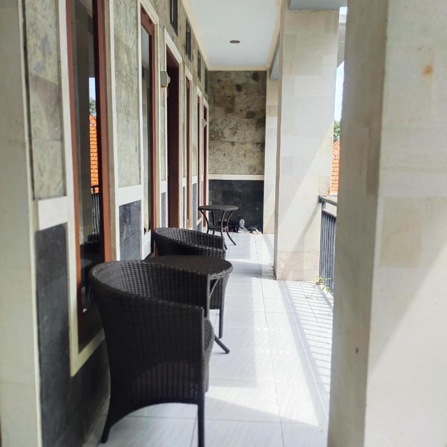 Santhi Graha By Naulitabitha Guest house