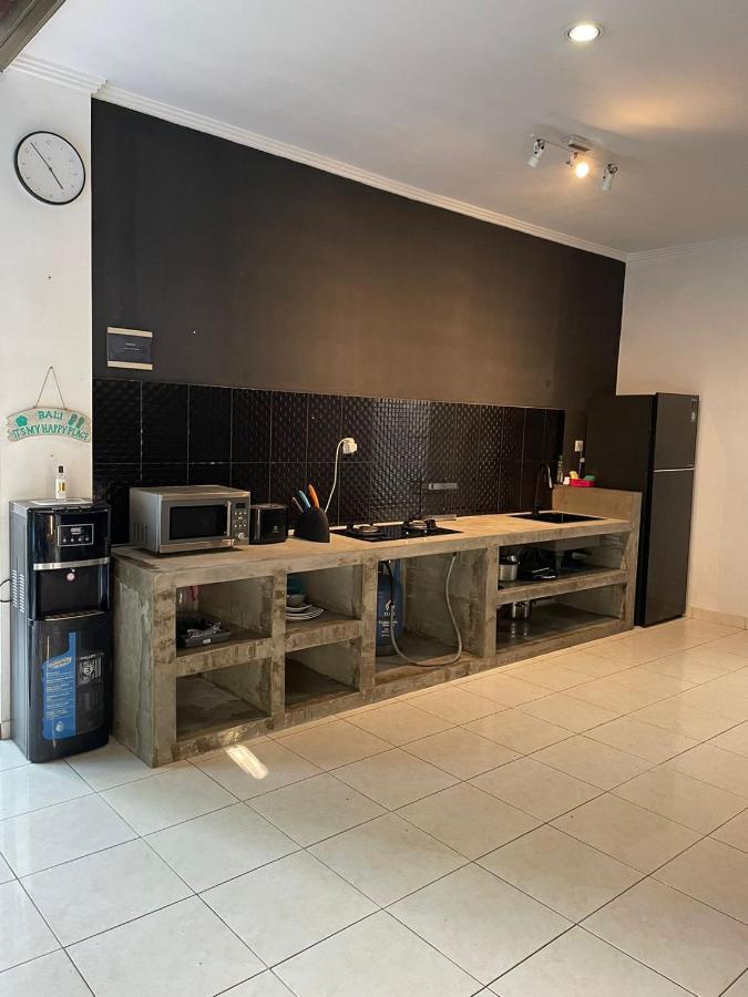 Lanikki 3 Bedrooms 4 Bathrooms Seminyak Holiday home *
