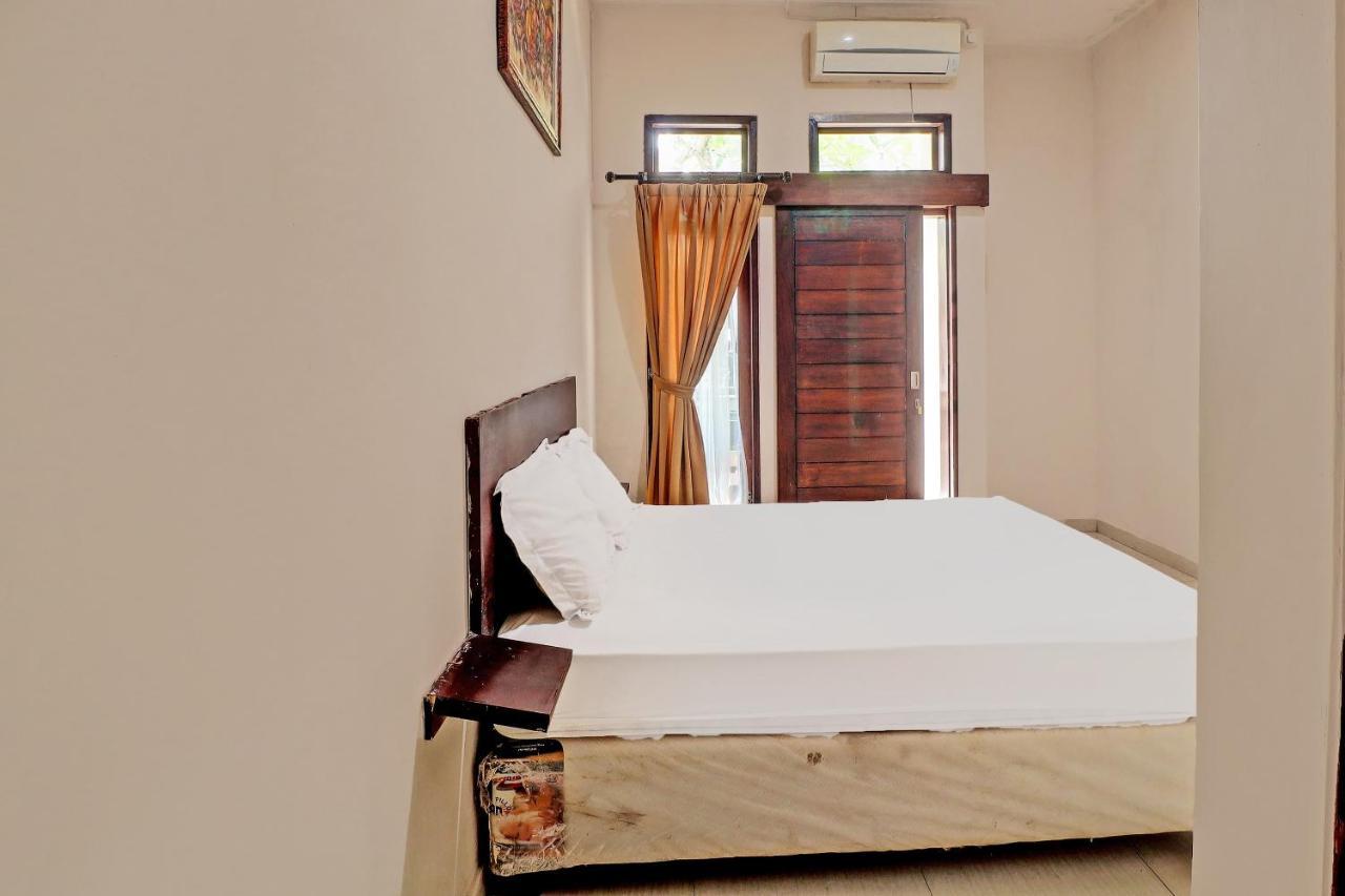 Oyo 92017 Sari Agung Hotel 2*