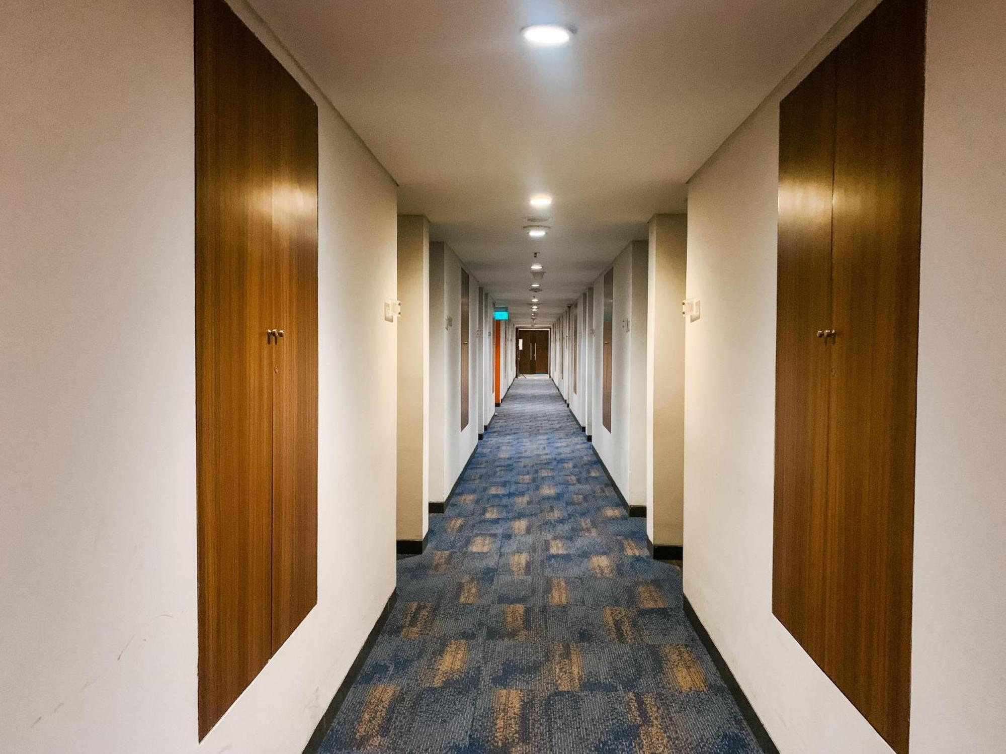 Hotel J4 4*