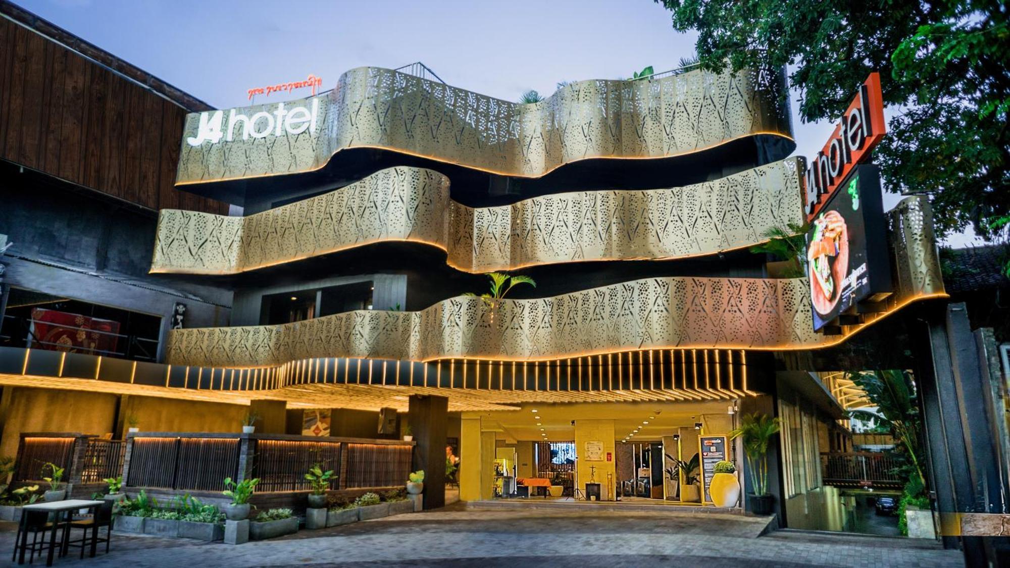 J4 Hotel Legian (Bali)